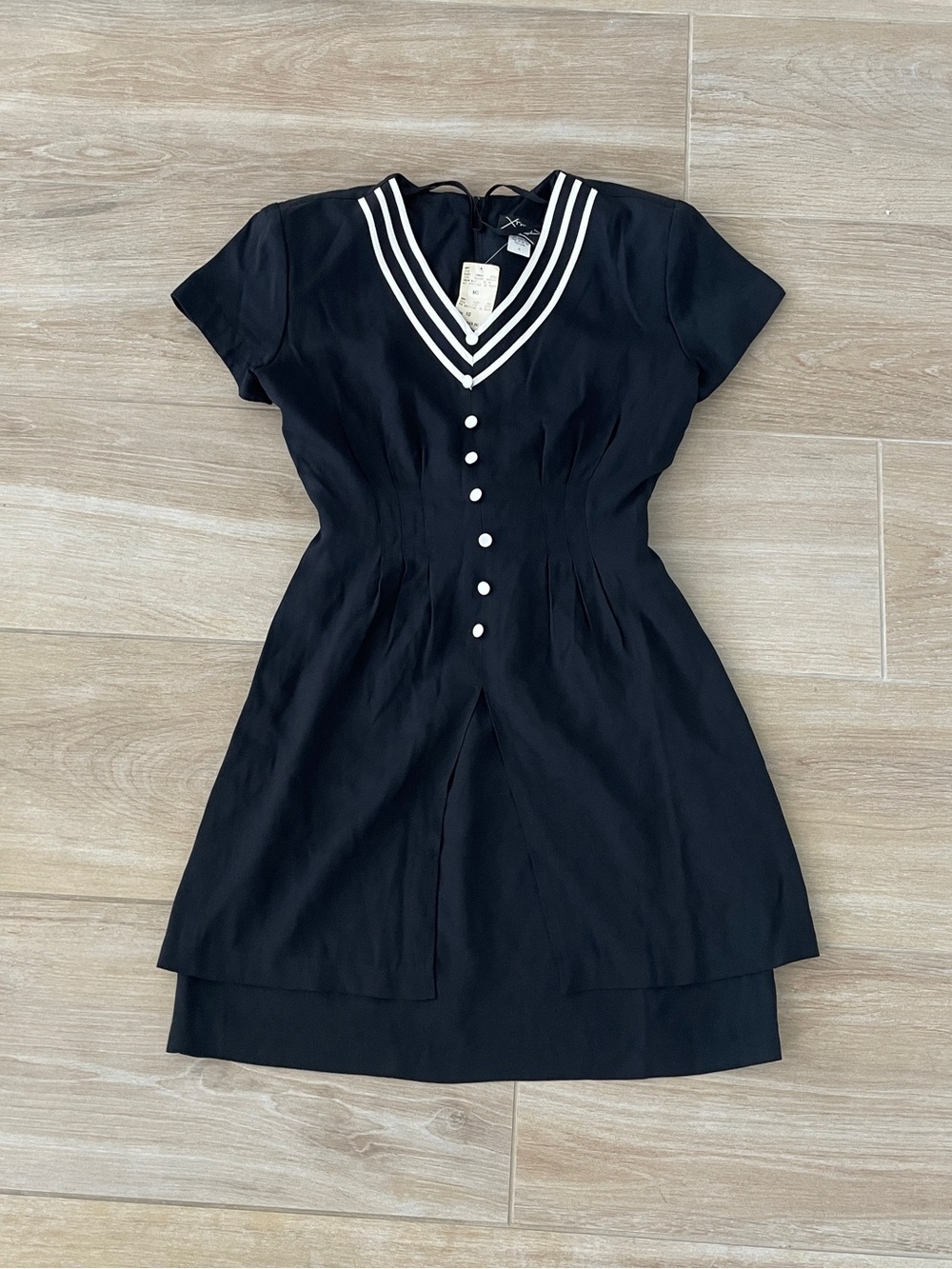 NWT Vintage Deadstock Black Short Sleeve V-Neck Button Front Dress Size 6*